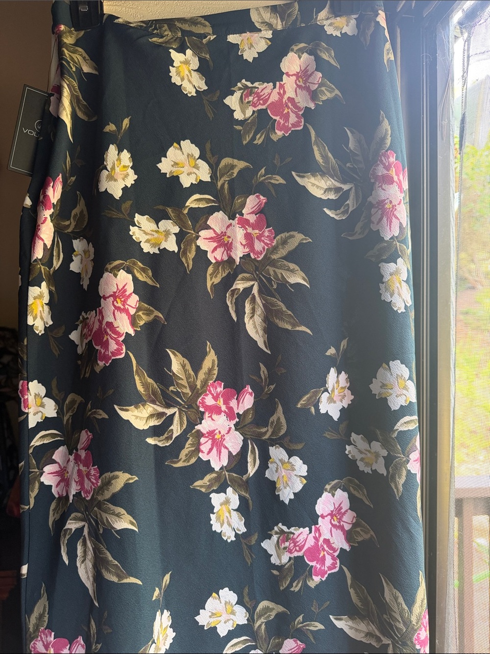 Volcom midi skirt - new with tags - size 4/6